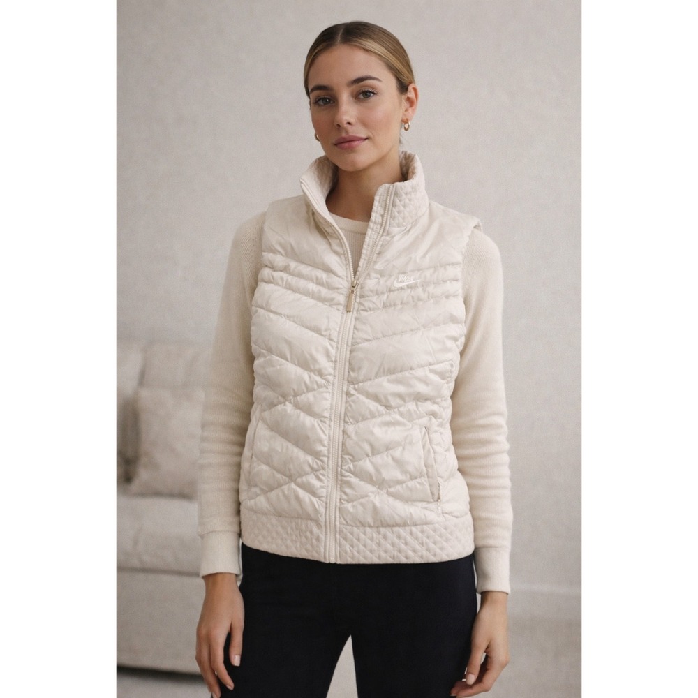 Nike Ivory Quilted Puffer Vest Womens Luxe Minimal Clean Girl Athleisure Sz M